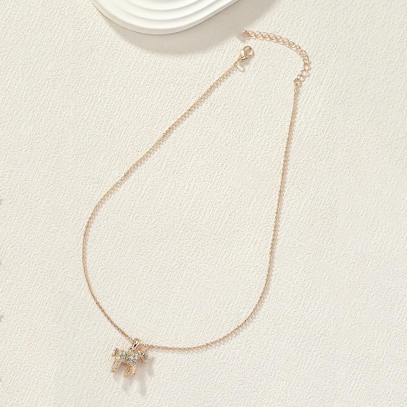 A rose gold pony inlaid with acrylic women's necklace, light luxury modern for a friend