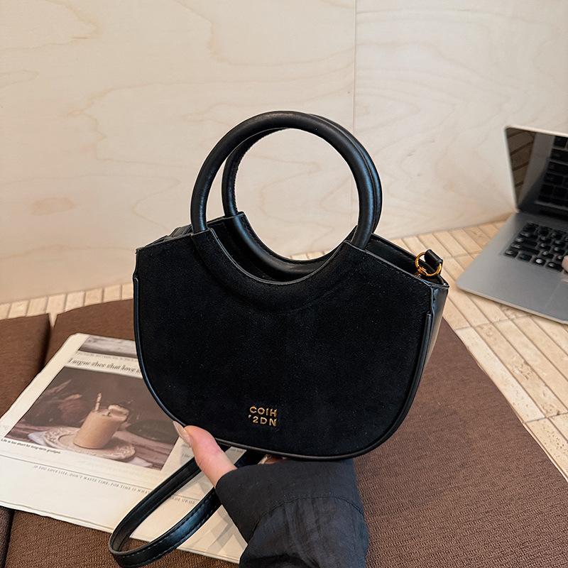 

Premium sense niche bag women s 2025 autumn new trendy vegetable basket handbag versatile shoulder crossbody bucket bag 21*7*15 чёрный