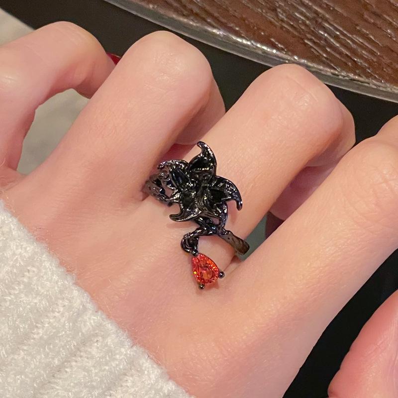 

Dark Personality Serpentine Zir*****Pen Ring Temperament 100 Retro Suit Flower Personality High Sense Ring Adjustable opening