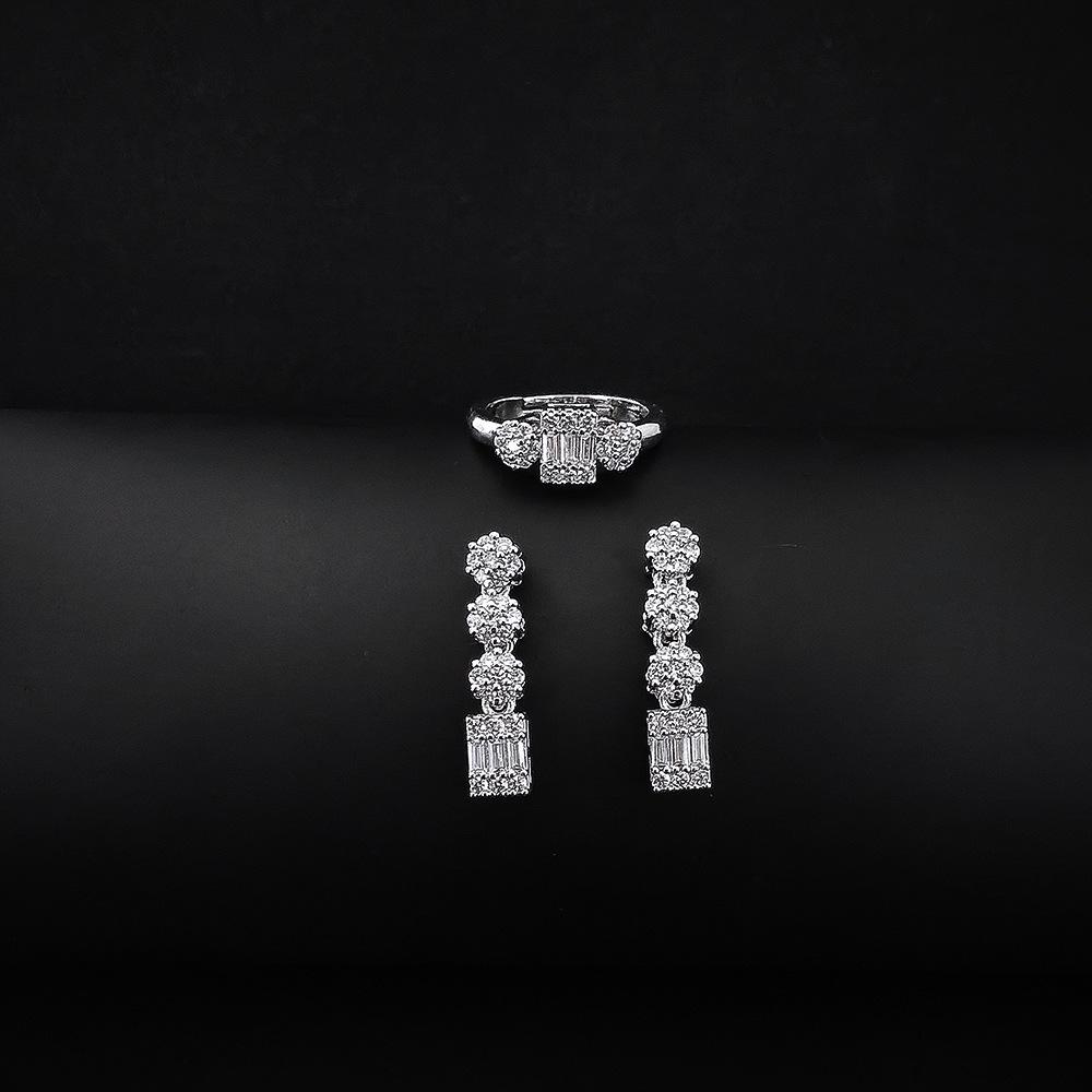 

Creative Zirconia European-American Ring & Earring Set белый