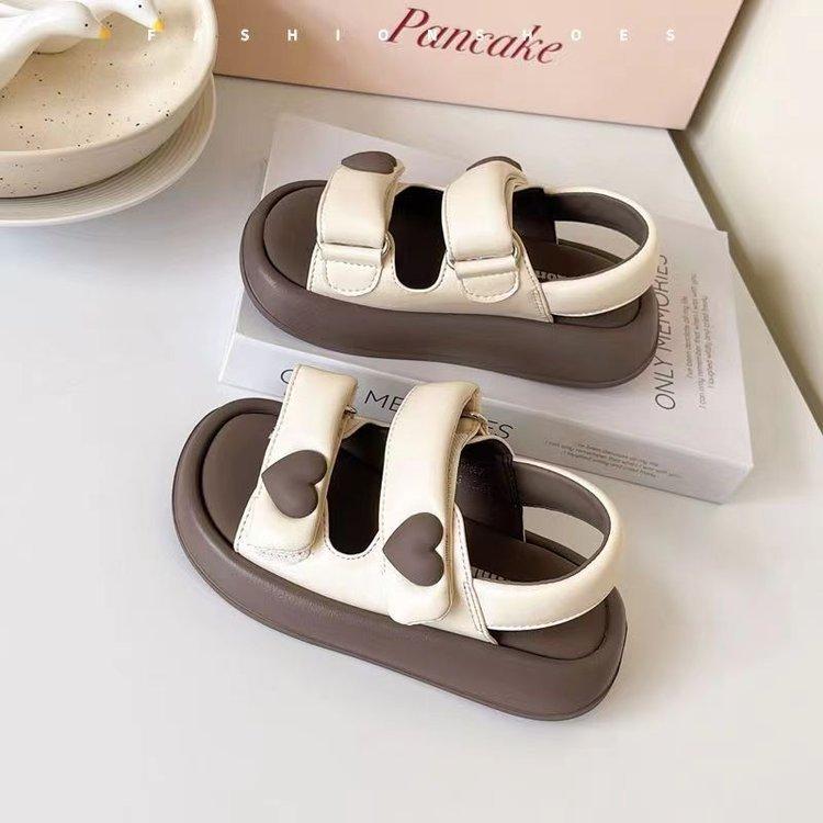 

Летние новые сандалии для девочек с милым темпераментом, сандалии с открытым носком для студентов, универсальная пляжная обувь в корейском стиле, лето 28