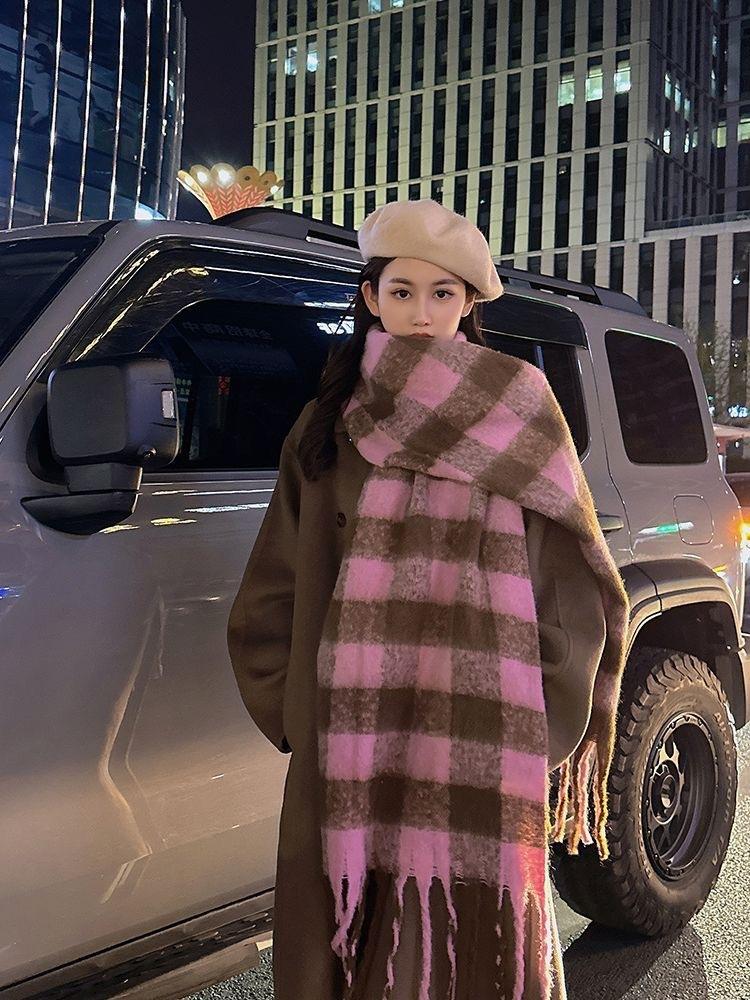 Maillard gradual change plaid scarf women's winter senior sense thickened warm scarf South Korea's new imitation cashmere shawl