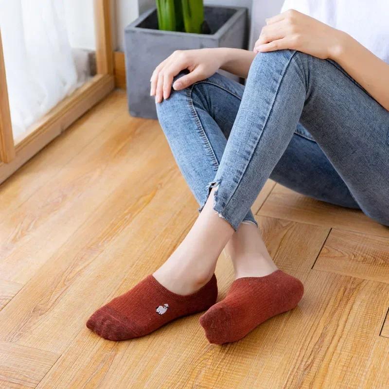Solid Color Simple Boat Socks Embroidery Cute Short Socks Women Invisible No Show Sock Slipper Non-slip Silicone Low Ankle Socks