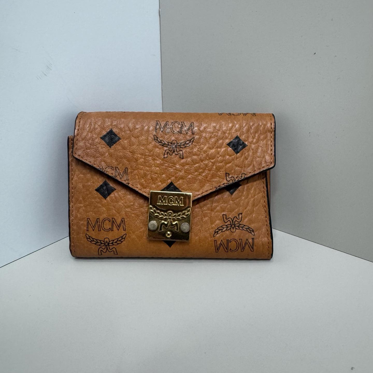 [Pre-Owned] Patricia Visetos Monogram Print Faux Leather Wallet - Excellent #1B0UOJS ONE SIZE