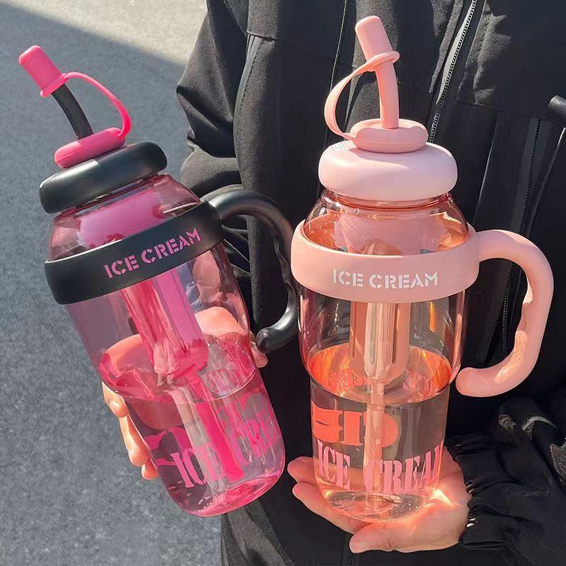 Portable Cute Water Bottle With Handle and Straw Plastic Water Bottle Leak-Proof Cup Large Capacity Sport Water Bottle