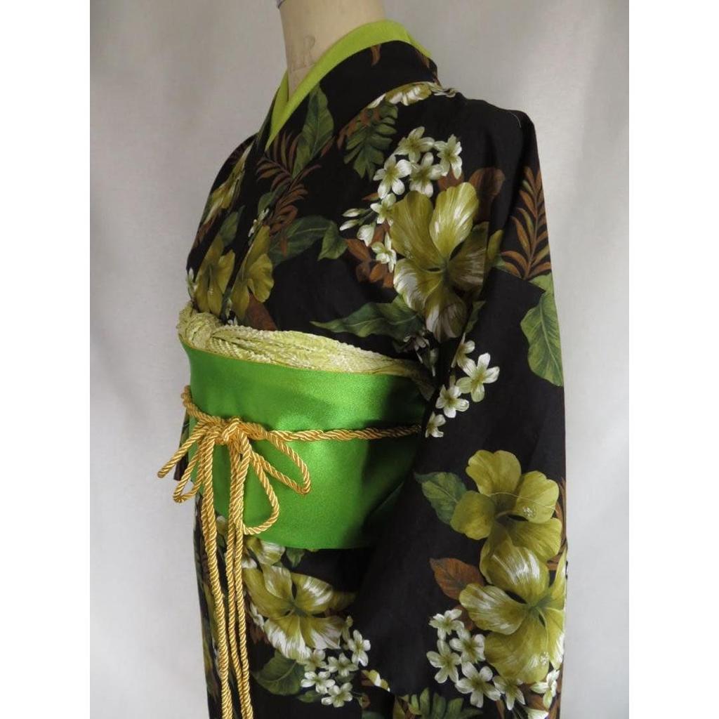 Used Used for photoshoot, now at a reduced price Original yukata with lovely Hawaiian pattern, attractive hibiscus on a black background