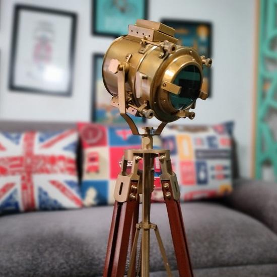 LED Floor Lamps Antique Finish Floor Lamp Spotlight Brown Tripod Home Decor Collectible