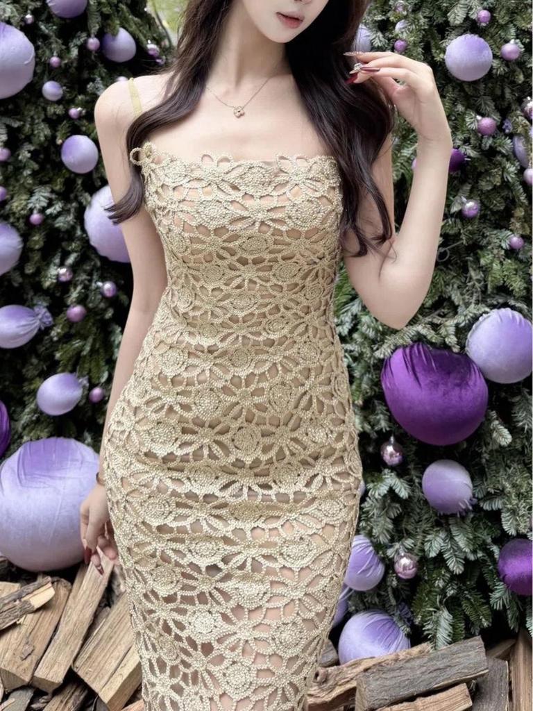 Elegant Women's Lace Evening Gown - Waist-Cinching, Hollow Floral Design