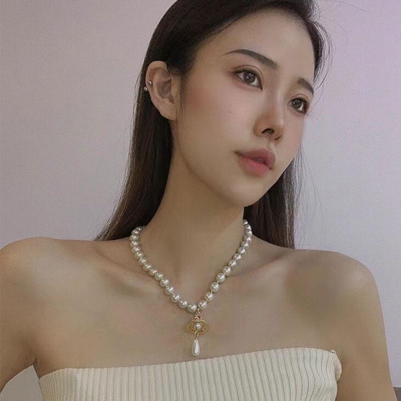 Pearl Saturn Classic Pendant Necklace Geometric Copper Design Fashionable Women