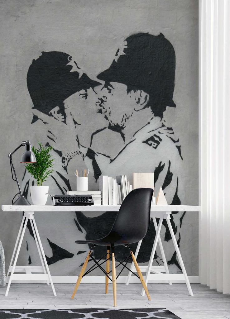 Wallpaper Banksy Kissing Policemen Graffiti