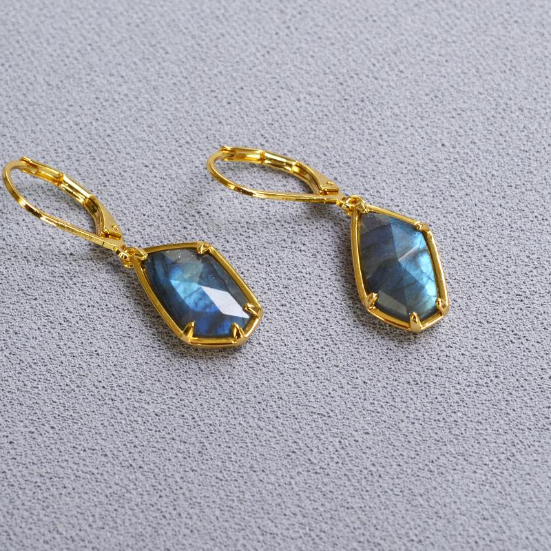 

Японско-корейский нишевый дизайн, серьги с лабрадоритом и аметистом неправильной формы: Красный узор, Натуральный камень, Минималистичный, Уникальная личность