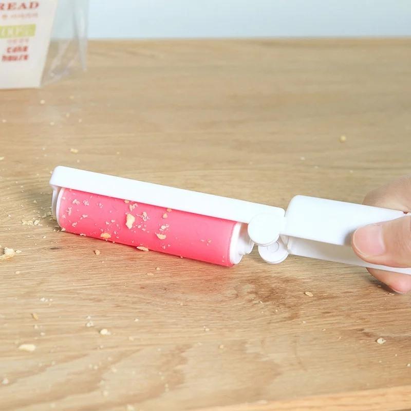 Foldable Portable Mini Viscose Roller Clothing Dust Brush Stick Washable Brush Color Random LS