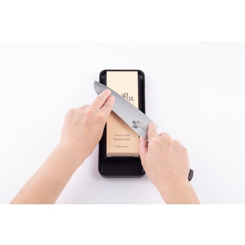 Kai Seki Magoroku Combination Knife Sharpener, 1000mm and 4000mm Sharpening Stones, with Storage Case, Made in Japan, Black, AP0334