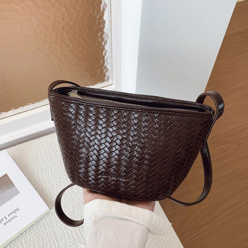 Simple Casual Bucket Bag Texture Spring and Summer New Popular Woven Fashion Single Shoulder Oblique Span Women's Bag