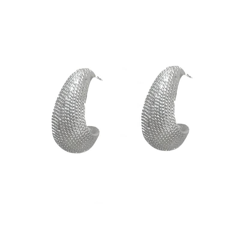 S925 Sterling Silver Needle High-End Chili Design Stud Earrings - Fashionable, Hollow, Simple Temperament