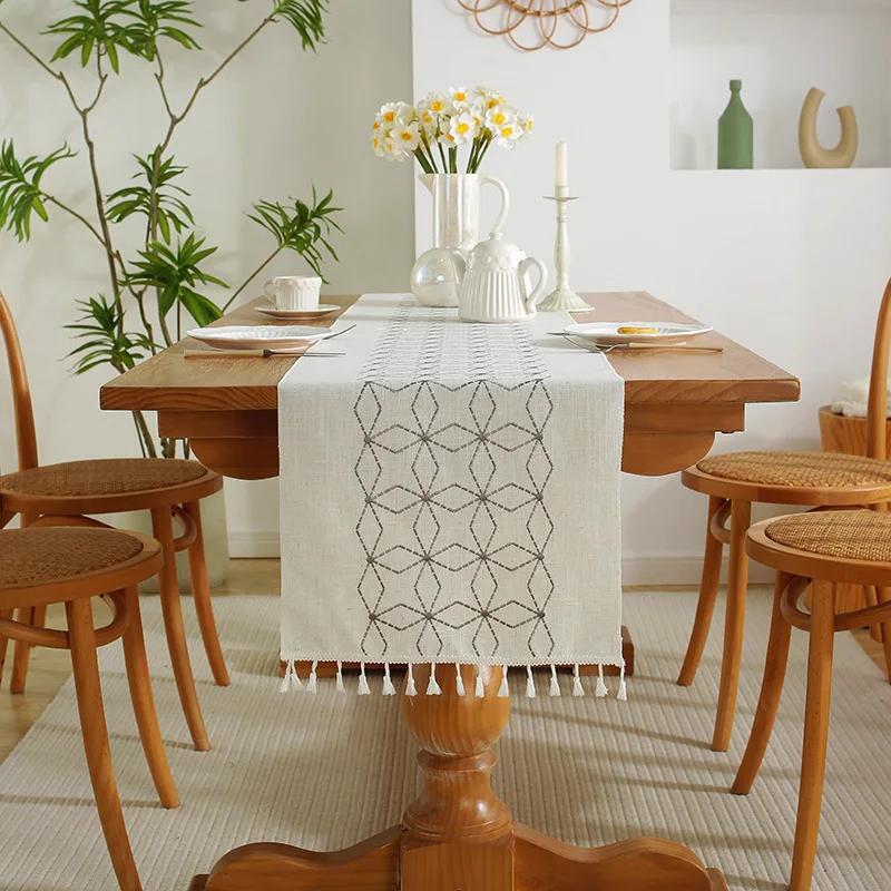 Nordic Embroidery Plant Table Runner Green Leaves Tassel Tea Table Mat Cotton Linen Table Runner Home Decor Dining Tablecloth