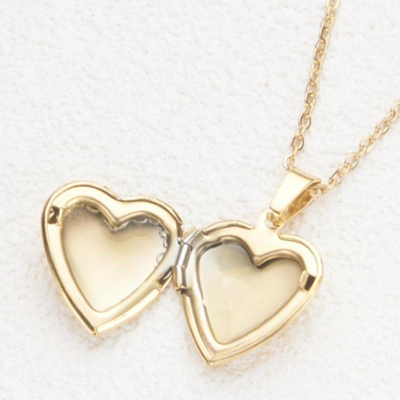 Stainless Steel Silver Gold Small Heart-shaped Lace Accessory That Can Open Heart-shaped Photo Frames and Boxes, and Can Be Used As A Necklace.