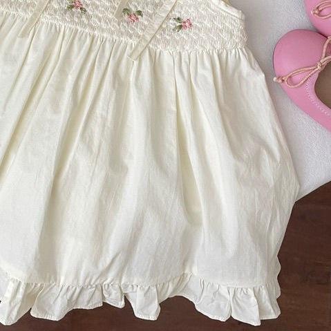 Sweet Girls Summer Sleeveless Dress Embroidered Flower Smocked Vest Princess Chic Casual Party Dress For Kids