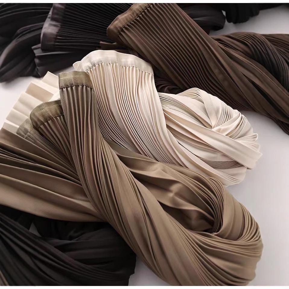 Autumn High-Waisted Pleated Midi Skirt: Slimming, Comfortable, Solid Color, Versatile, Casual, and Age-Reducing.