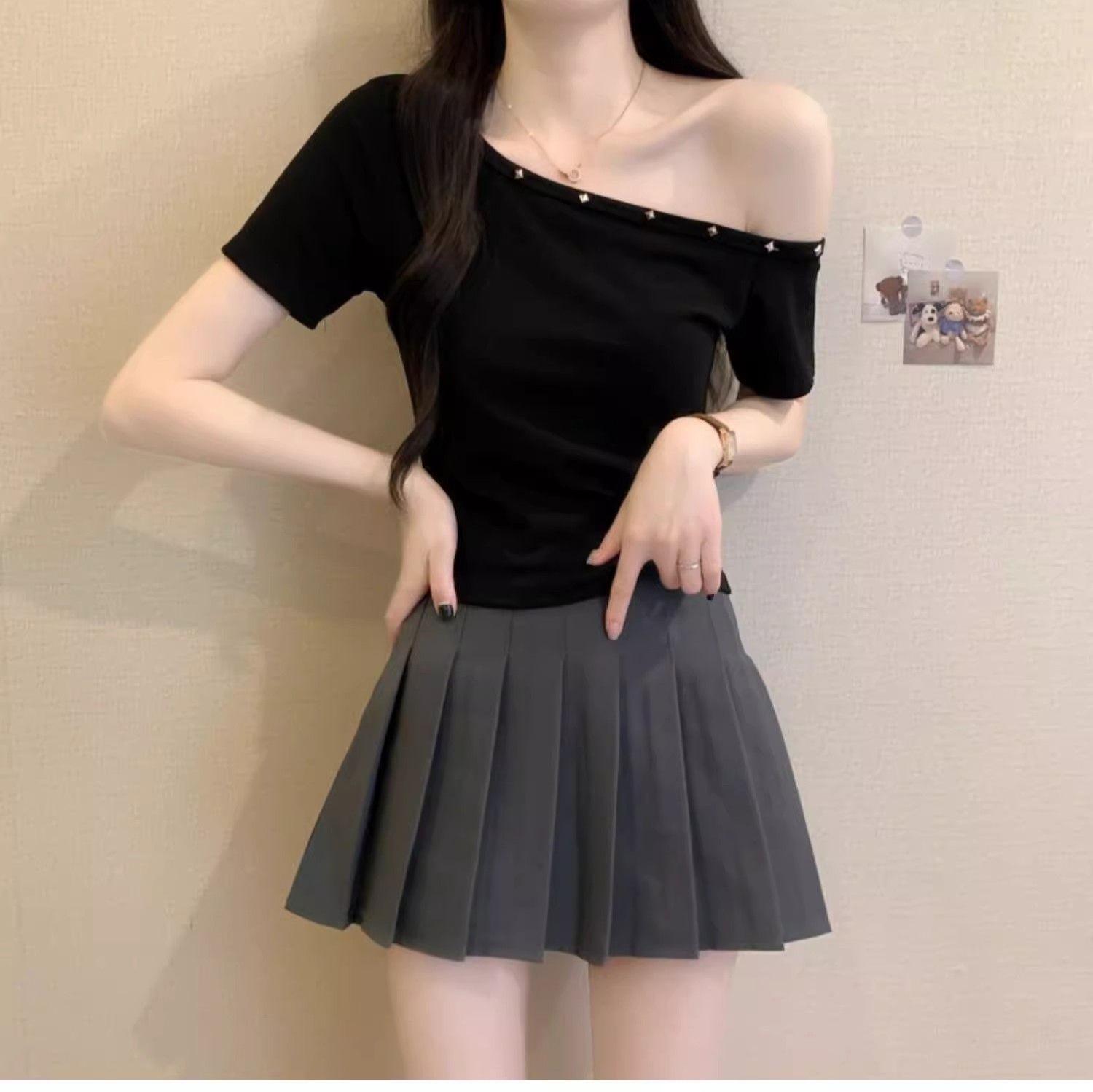 

Women s 2025 Summer Off-Shoulder Short-Sleeve Top - Trendy and Chic L [Premium Version]