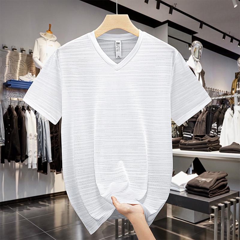 Pánské nadměrné tričko s výstřihem do V a krátkým rukávem slim fit – Letní trend mladé módy