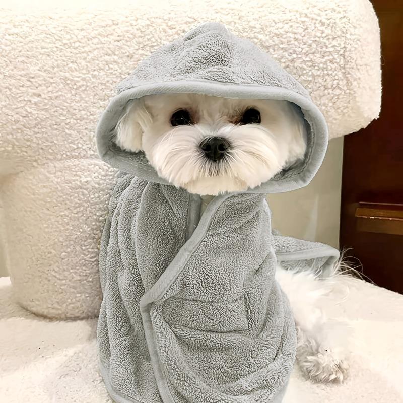 Super absorbent pet bathrobe, quick-dry and soft. All-season use for small dogs and cats with secure closure