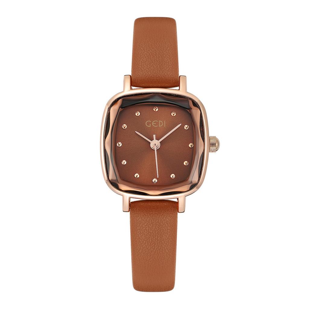 Vintage Ladies Quartz Watch With Leather Strap For Everyday And Gift Use