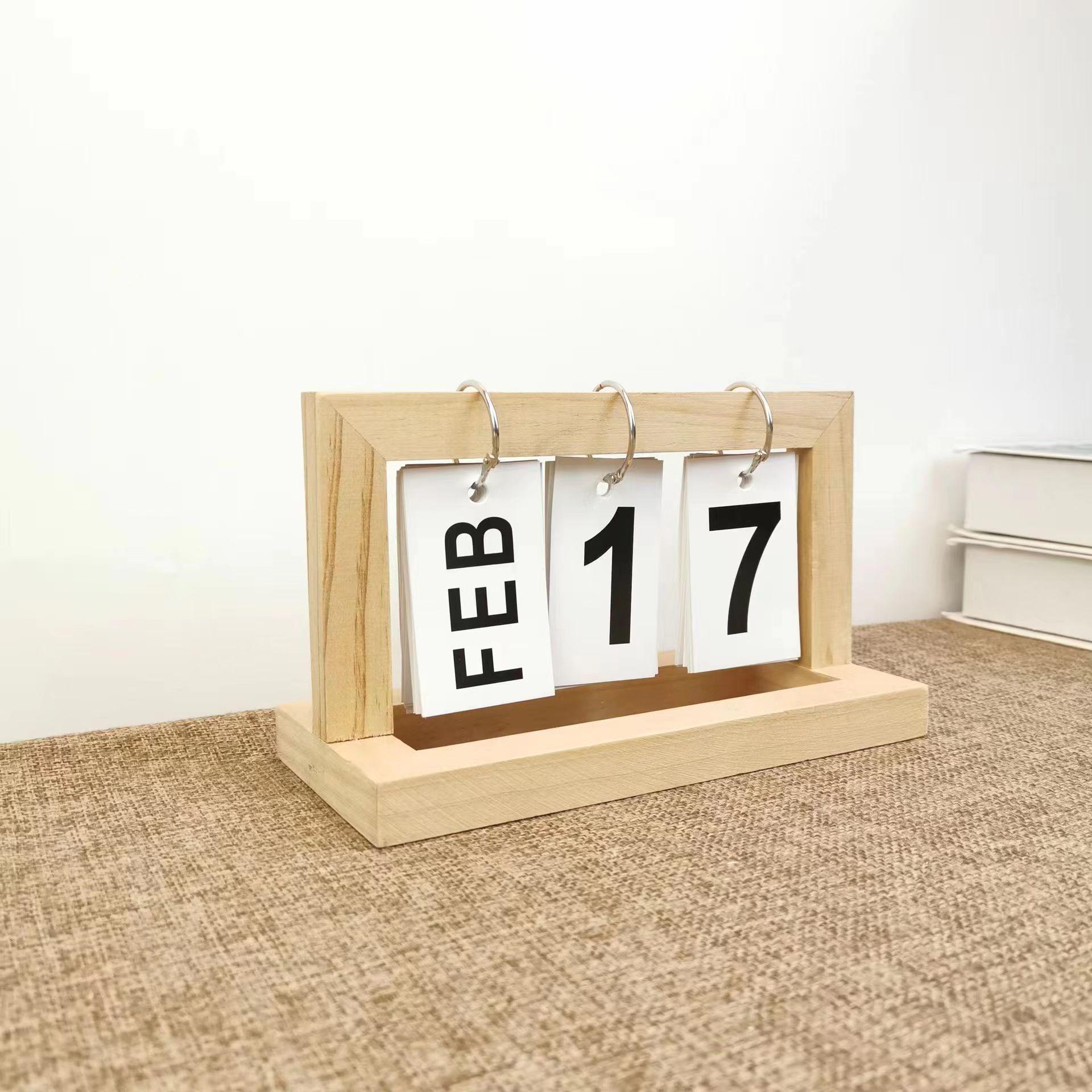 

Retro Wooden Flip Calendar Desktop Ornament