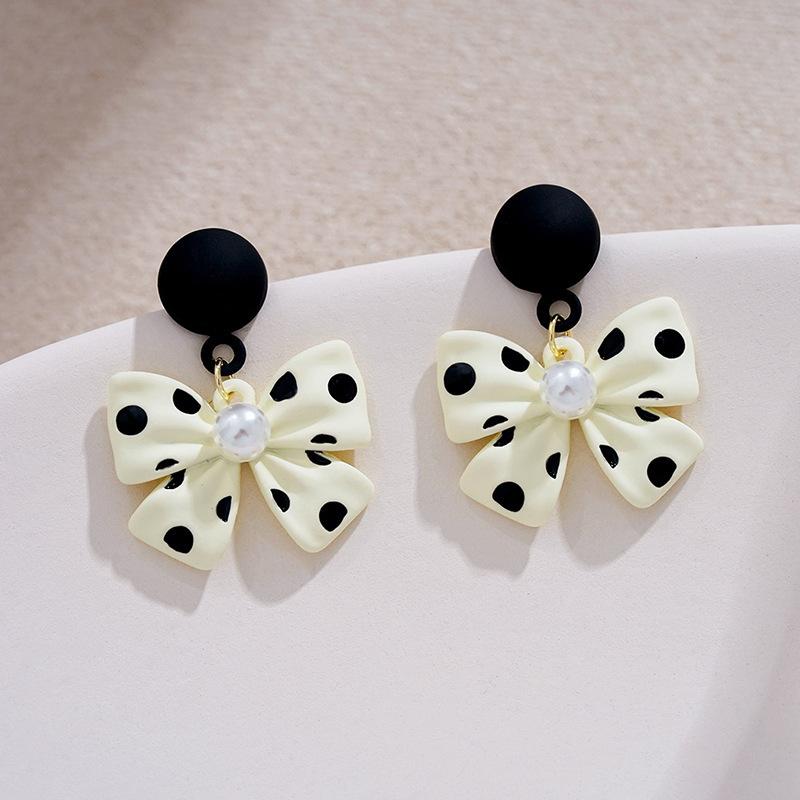 Korean Fashion Christmas Pearl Bow Knot Design Earrings Elegant Simple Cute Paint Spot Butterfly Earrings Jewelry Women чёрный