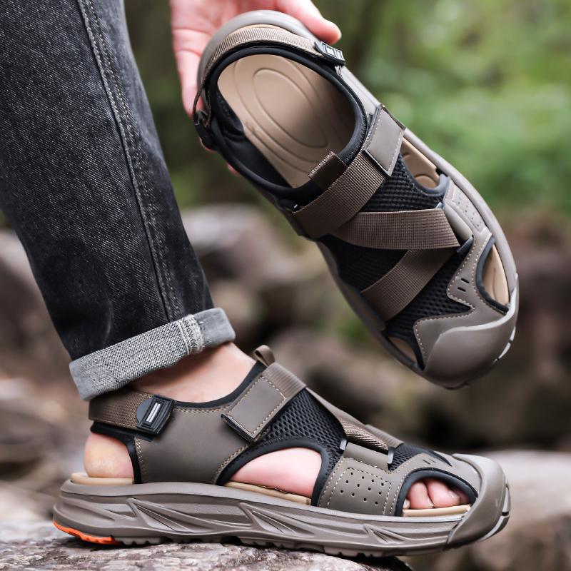 Fashion Mens Fashion Outdoor Sandals High Quality Male Beach Shoes Quick Dry Wading Aqua Flats Anti-collision Toe Summer Men Casual Shoe