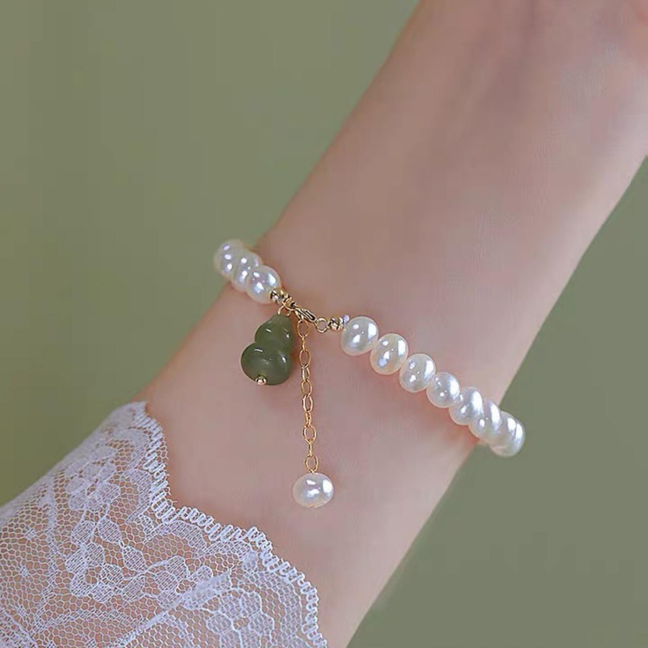 

Shopkeeper s Recommendation Hetian Jade Gourd Bracelet for Women, Light Luxury Niche Design Natural Pearl Bracelet белый