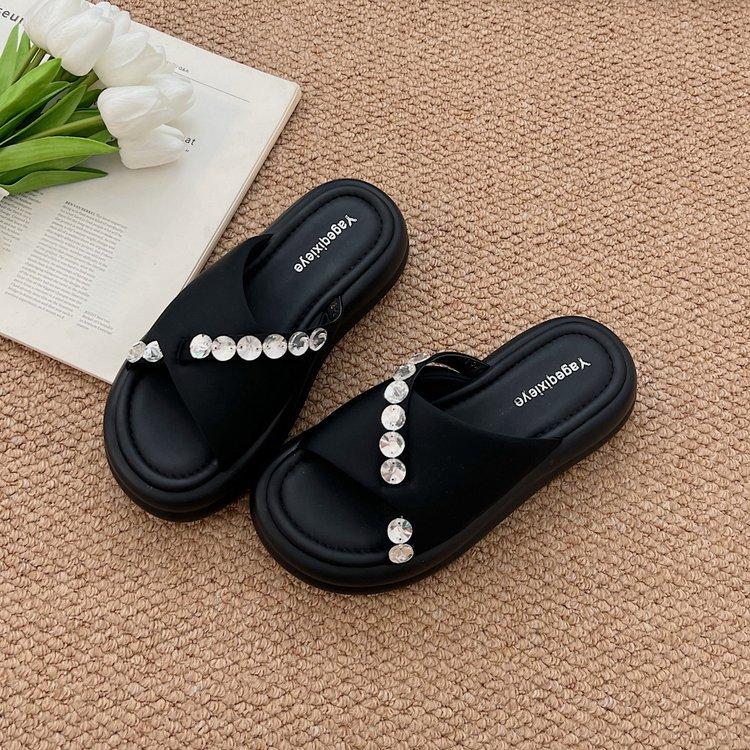 

Cool slippers women s summer fashion 2025 new rhinestone high-end platform sandals versatile flat beach shoes 35