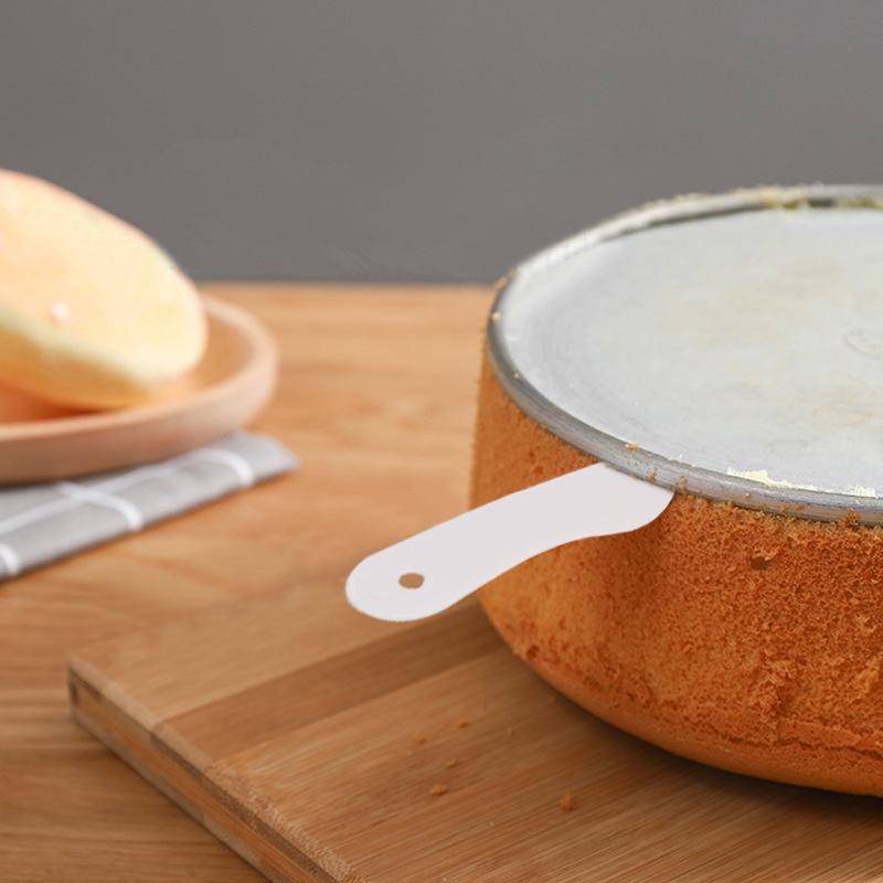 A Set of 5-piece Plastic Measuring Spoons with Scales for Multi-purpose Baking Tools