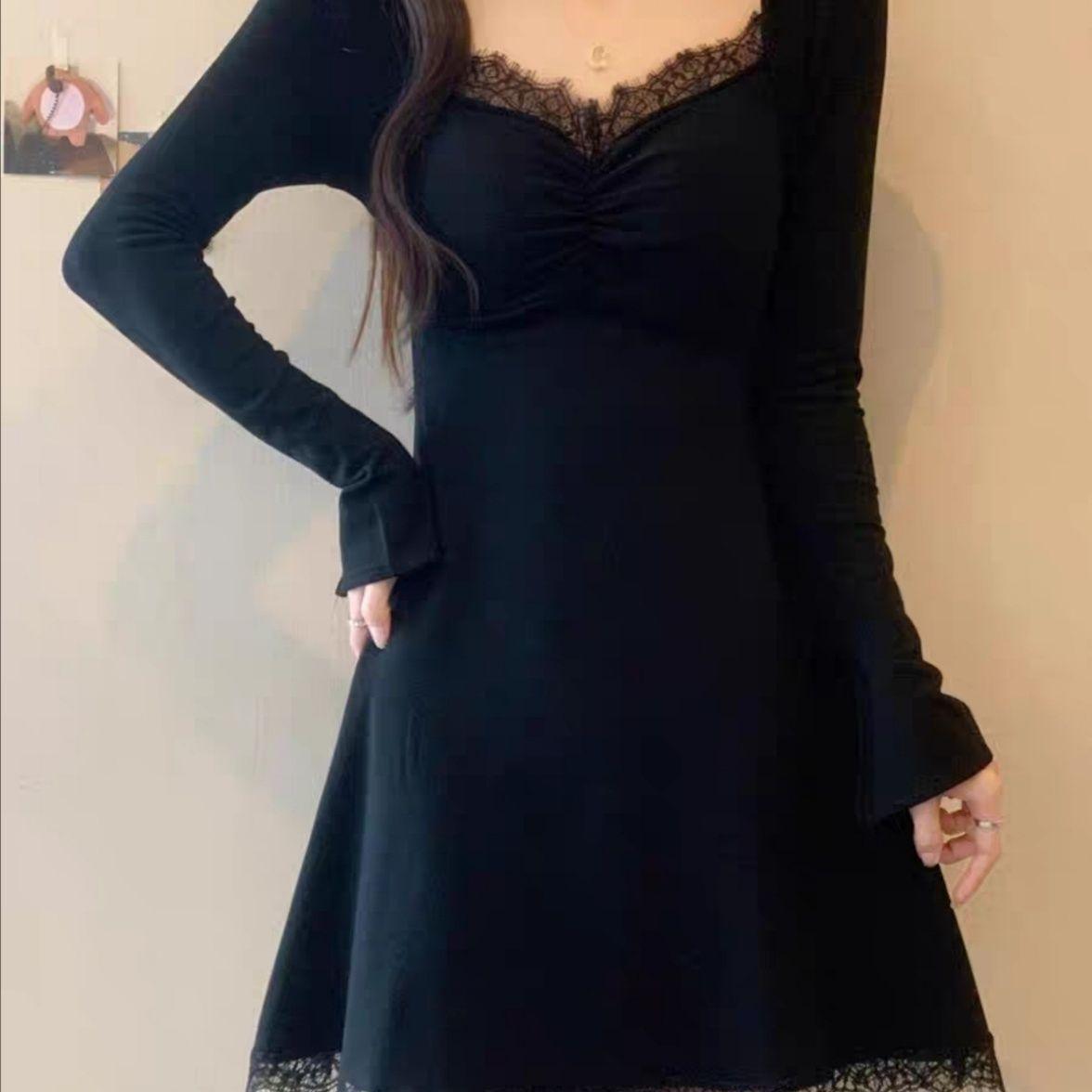 

Elegant Plus Size Black Lace Trim Mini Dress for Women - Slimming Autumn/Winter Style S