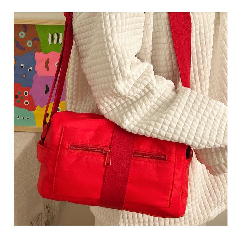 

Casual Nylon Toast Bag for Women s Sports Style Ins Versatile Gym Bag One-shoulder Crossbody Bag one size fits all красный