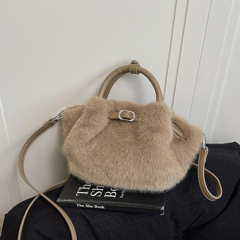 This Year's Popular Bag Women's Large-capacity 2025 New Autumn and Winter Versatile Plush Messenger Bag Casual Portable Tote Bag