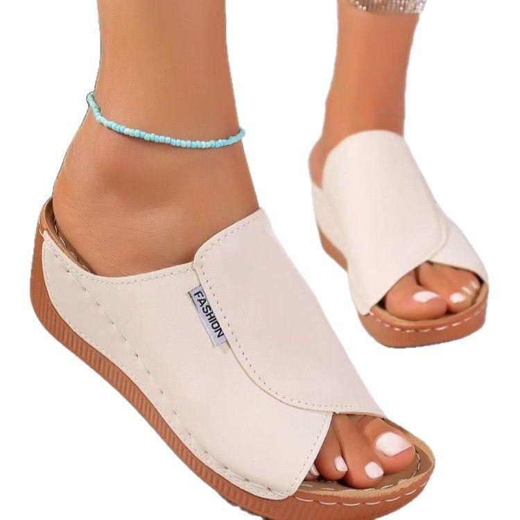Europäische und amerikanische Mode Damenslipper in großen Größen Sommer neue Keilabsatz Fischmaul Zehenfrei coole Slipper tragen leichte coole Slipper