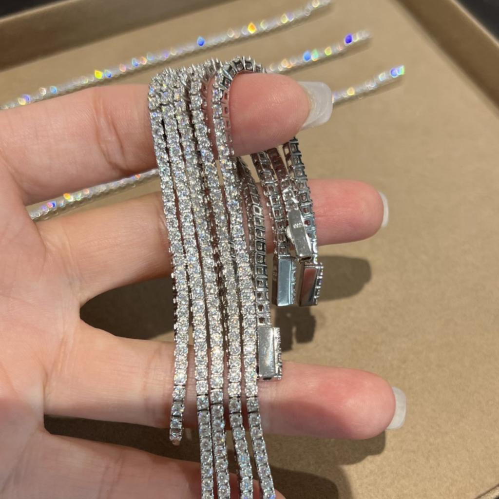 French-style light luxury four-prong diamond tennis bracelet for women, sparkling zirconia, niche high-end couple's jewelry with hidden clasp