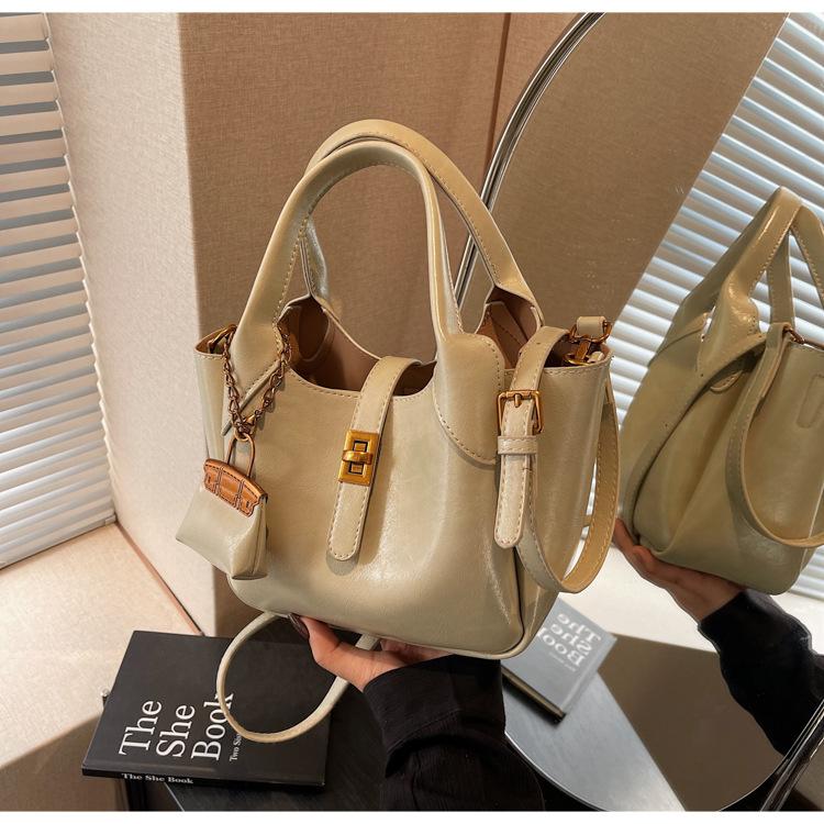 

Популярный в этом году нишевый дизайн, портативная сумка-ведро, женская новая универсальная сумка-корзина для овощей 2025 года, сумка через плечо зелёный