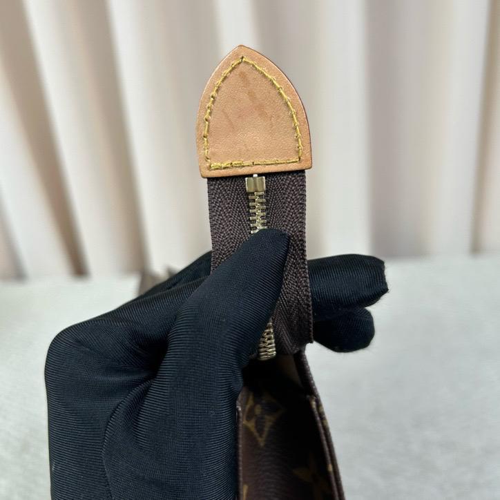 [Pre-Owned] Louis Vuitton Poche Toilette Gm 'Brown Monogram Canvas' - Very Good #SWPKCL
