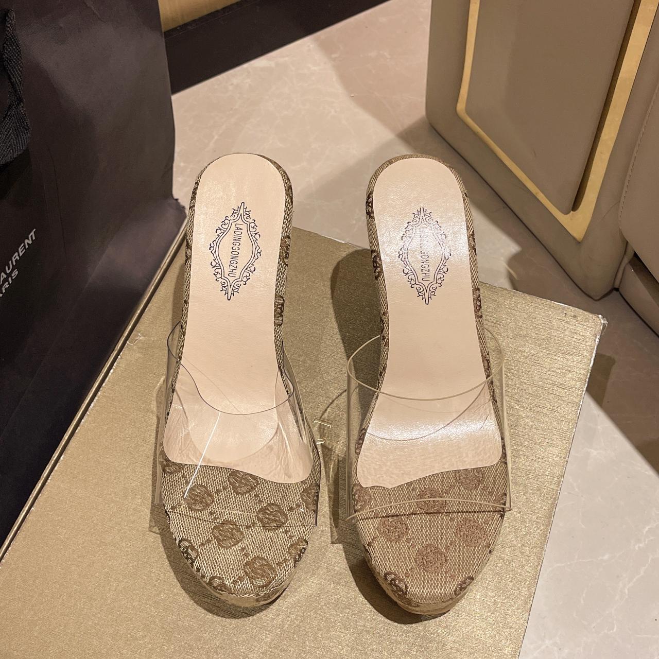 

Sandales à talons hauts pour femmes, pantoufles d été transparentes, chaussures à plateforme, sabots tendance, 2025 40 серый