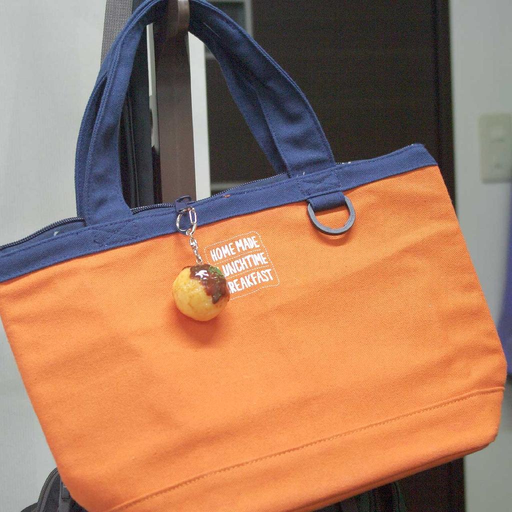 Food Replica Keychain Takoyaki That Looks Like You Could Eat It 017TK -