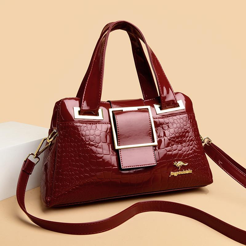 A Simple and Elegant Single-shoulder Crossbody Bag for Middle-aged Women and A Fashionable Hand-held Mom Bag