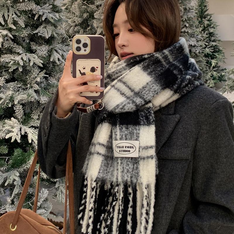 100 Wool Scarves Women's New Atmosphere Autumn and Winter Versatile Black and White Plaid Cashmere Scarf