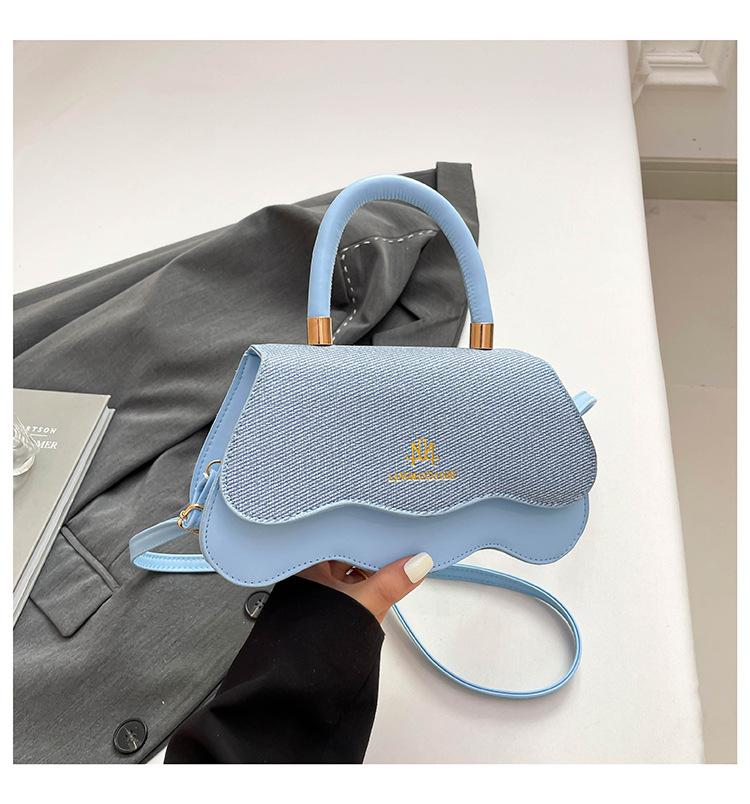 

Casual trend fresh large capacity color matching 2025 summer new fashion casual popular messenger small square bag синий