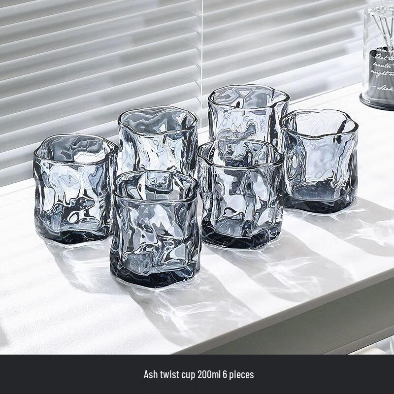 

Elegant Twisted Glass Tumbler
