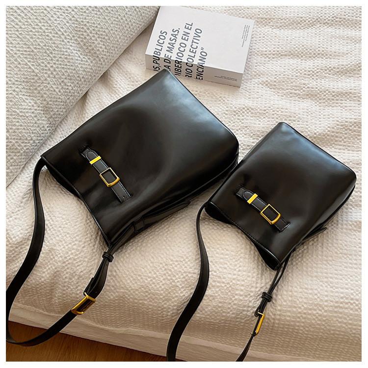 2023 Fashionable Simple Commuter Light Luxury Bag Buckle Shoulder Crossbody Bag Black Coffee Color City Simple Pu Bucket Bag