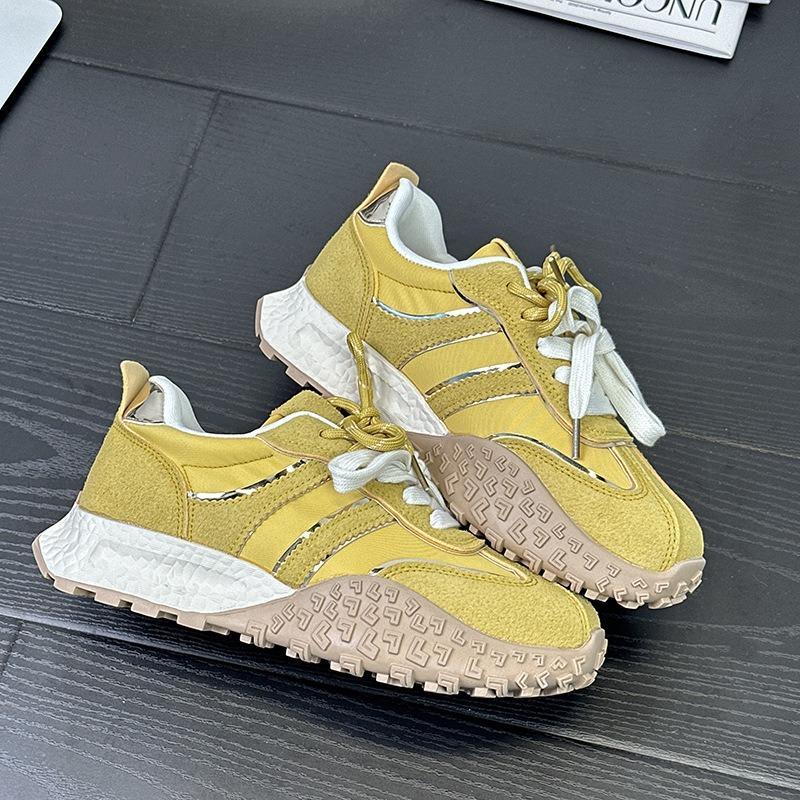 9 versatile thick-soled women's new comfortable and light feet, small leisure sports