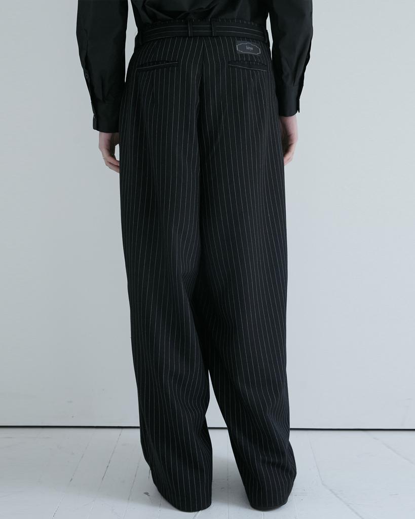 Kilyu Belted Curved Slacks (Stripe)