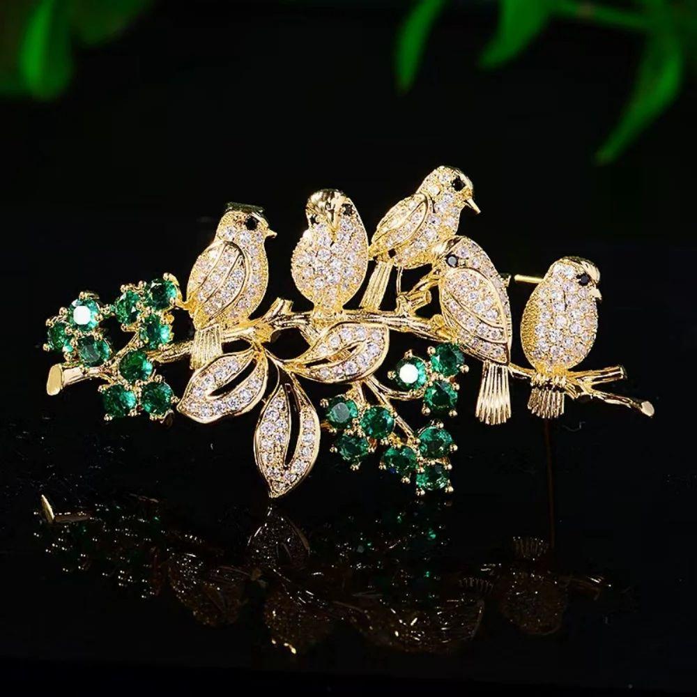 Luxury Bird Shaped Rhinestone Brooch Fashionable and Elegant Suit Jacket Pin Accessories Holiday Gifts